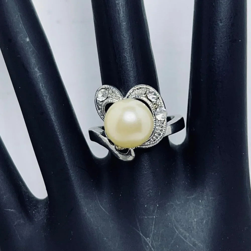 Silver Tone Ring With Faux Pearl & Rhinestone Accents Size 5 1/2 (R444) - Picture 2 of 7